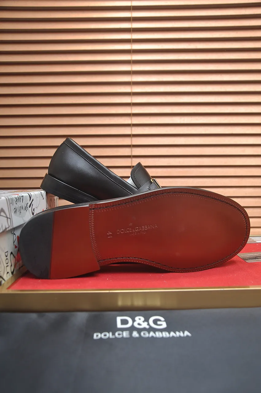 Men's men's shoes 💰540💶🌲 DG top 🔍🔍Men's new leather shoes 🚹 are on sale at the same time at the counter ⚠The uppers are imported cowhide from Italy, the entire imported cowhide lining, imported accessories 💪💪, completely 1⃣️ vs 1⃣️ replica 🇮 🇹💪💪, ⚠Sole: The original sole is specially provided by the original factory, the exclusive movable molded sole is super comfortable, ⚠The original factory follows the order, 🔍🔍high quality, you can enter and exit the counter at will, welcome to compare ⚠Size: 38-44 (45 customized)